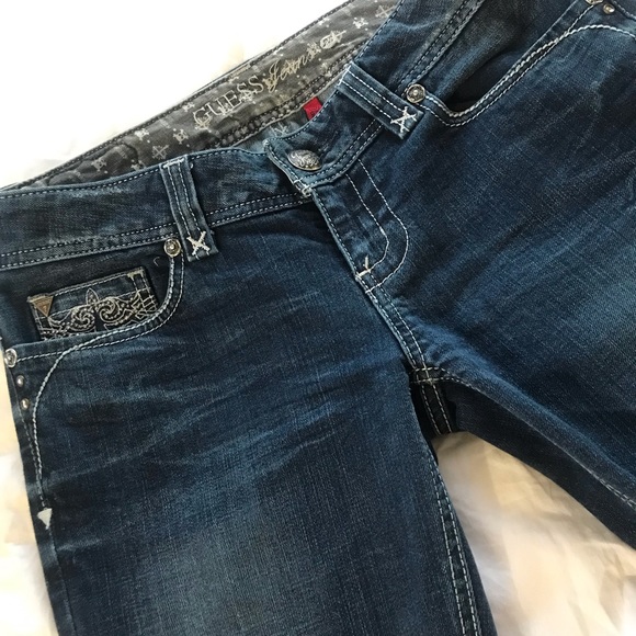 Guess skinny jeans size 28. In great condition & not previously worn often. - Picture 6 of 6